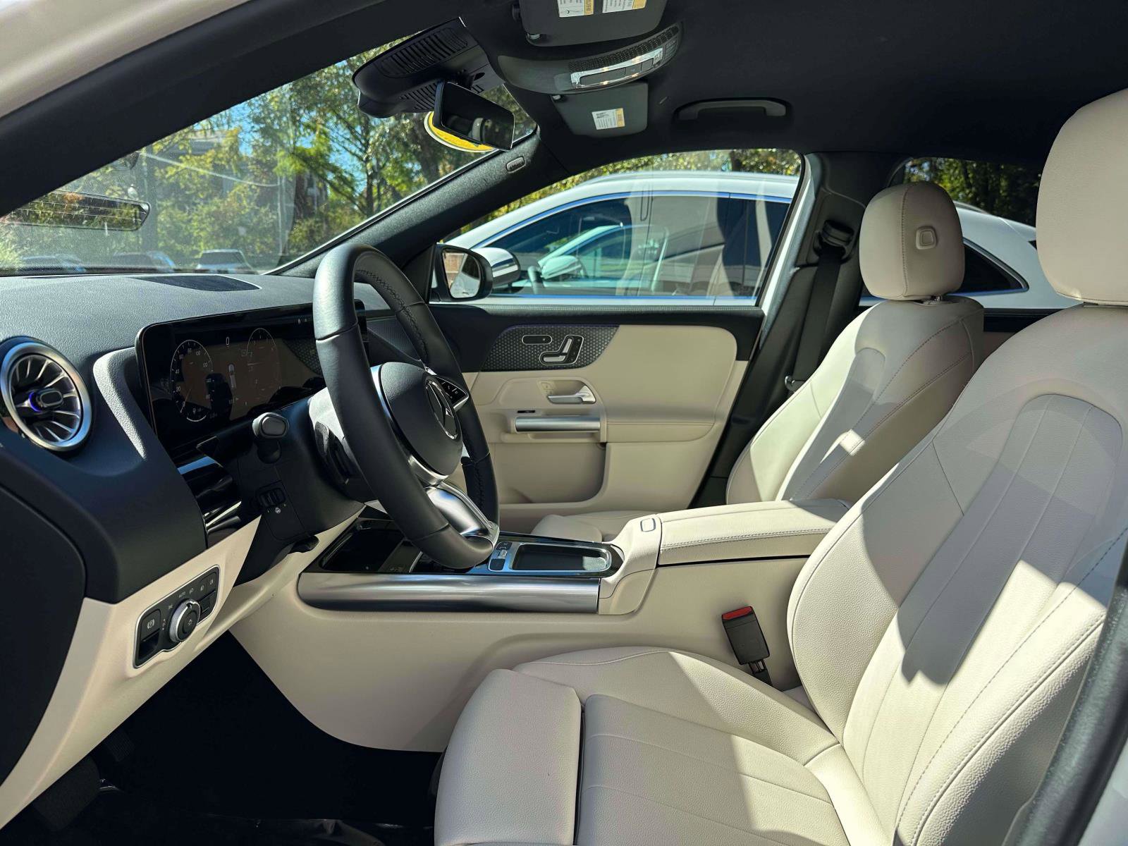 Certified 2025 Mercedes-Benz GLA 250 4MATIC image 16