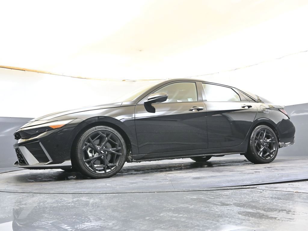 Certified 2025 Hyundai Elantra N Line image 30