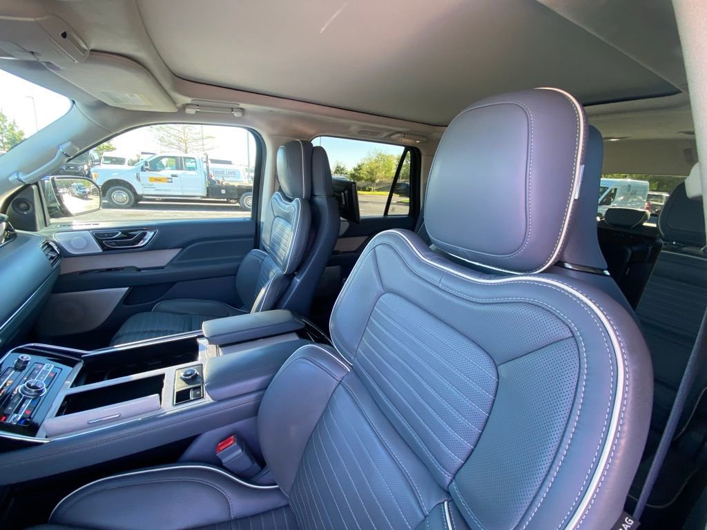 Used 2022 Lincoln Navigator Black Label image 19