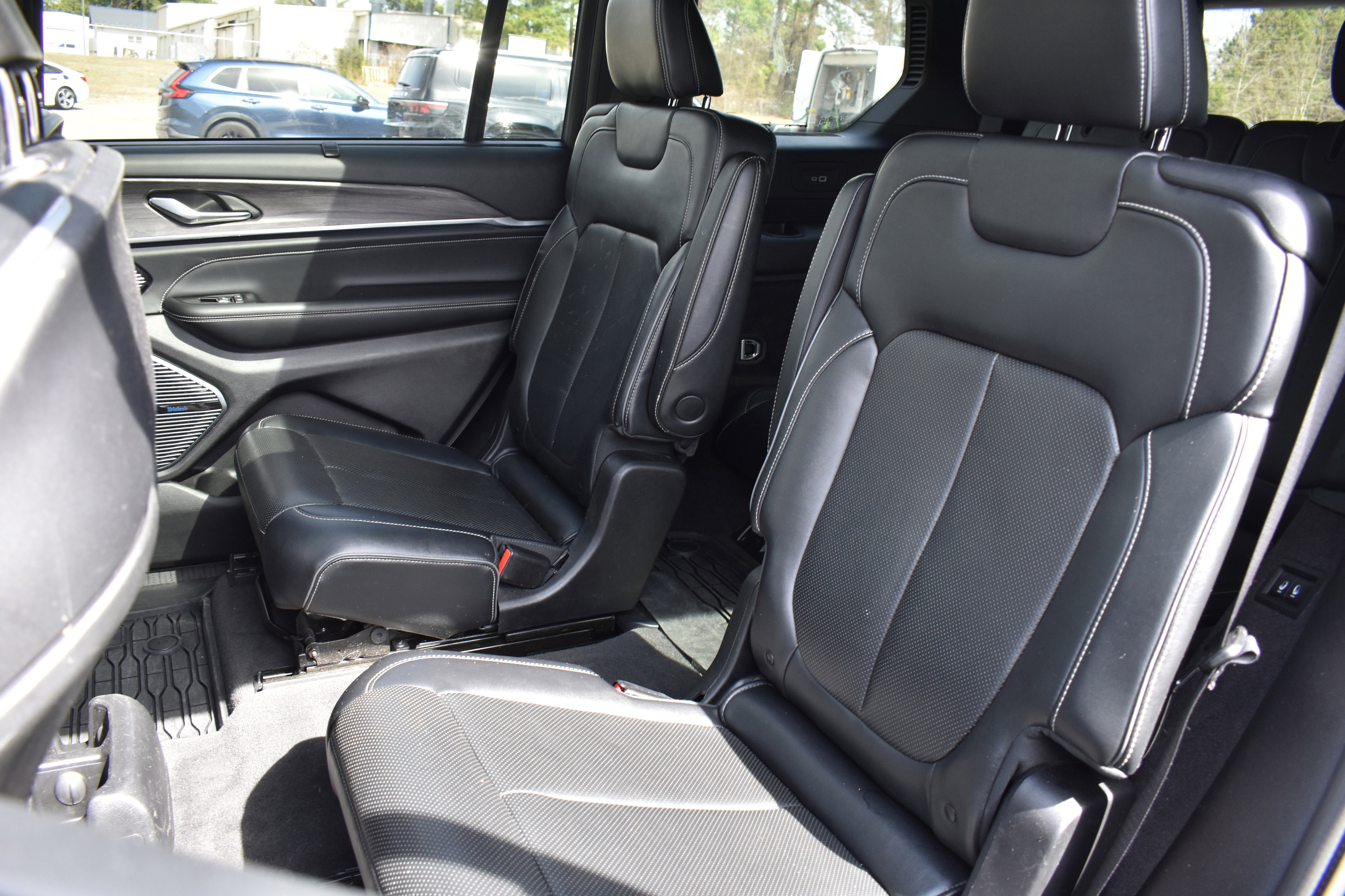 Used 2021 Jeep Grand Cherokee L Overland w/ Luxury Tech Group IV image 26