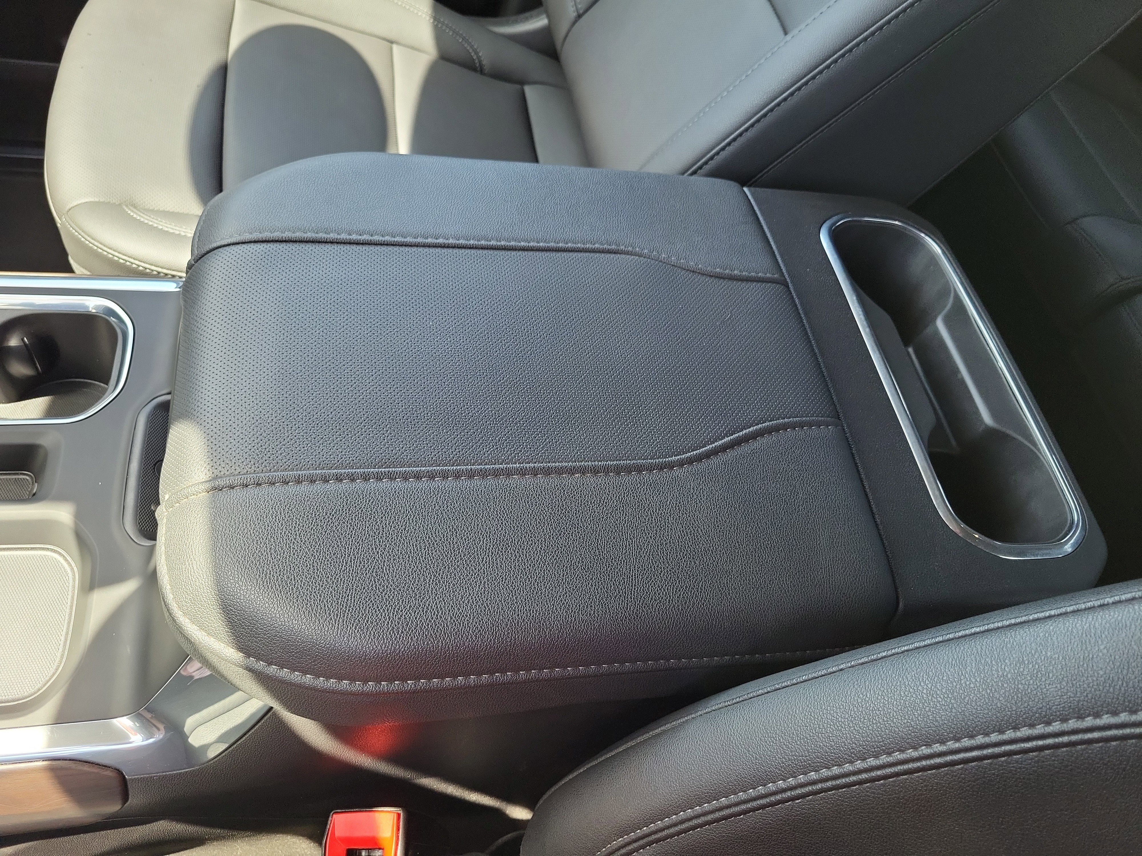 Used 2025 GMC Sierra 1500 SLT image 25