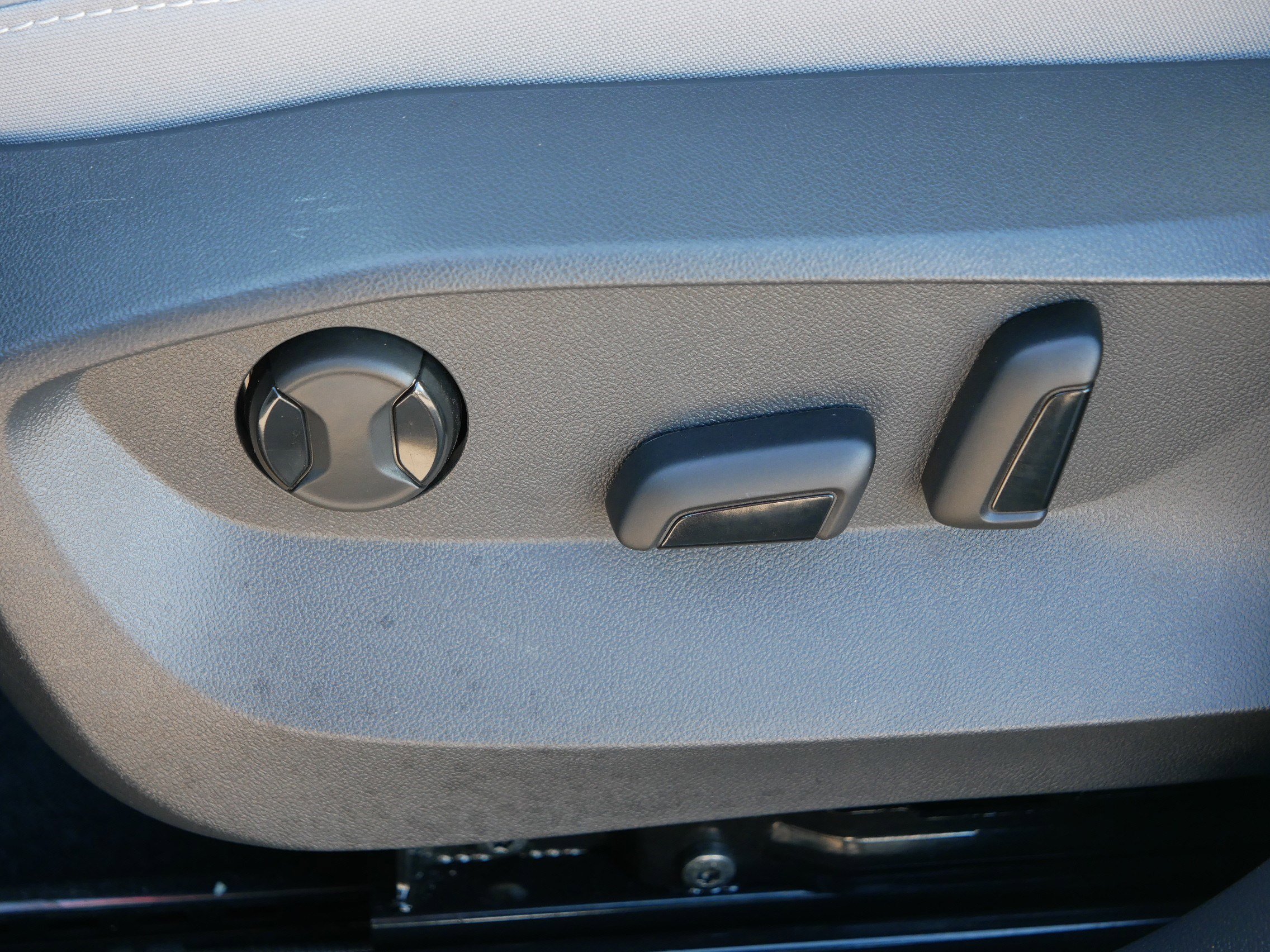 Used 2023 Volkswagen Taos SE image 20