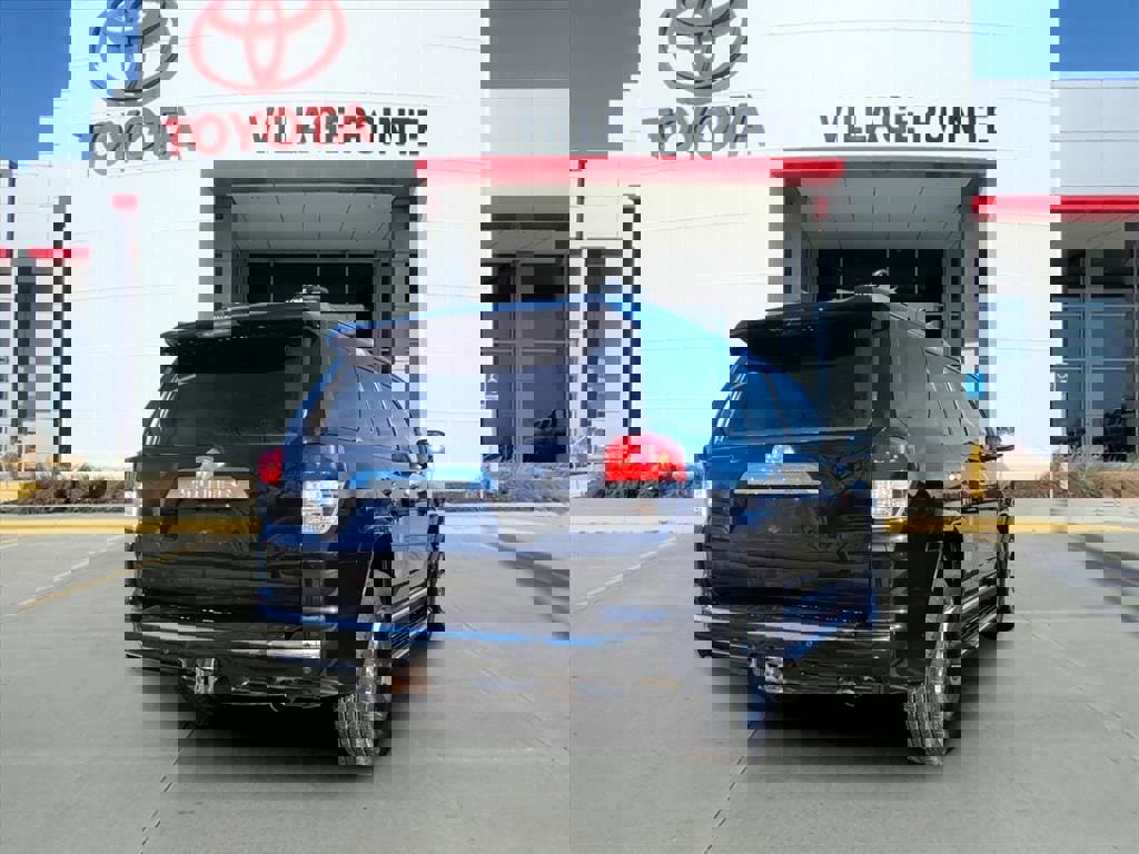 Used 2011 Toyota 4Runner SR5 image 4