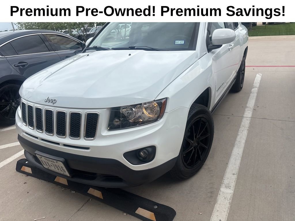 Used 2016 Jeep Compass Latitude image 1
