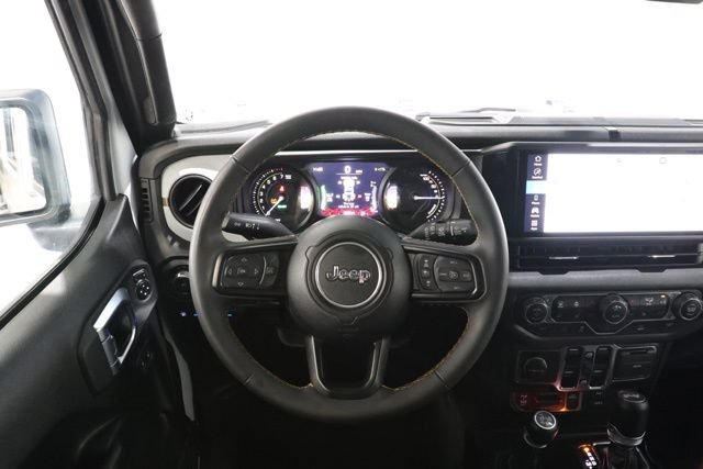 Used 2024 Jeep Wrangler Unlimited AWD/4WD image 14