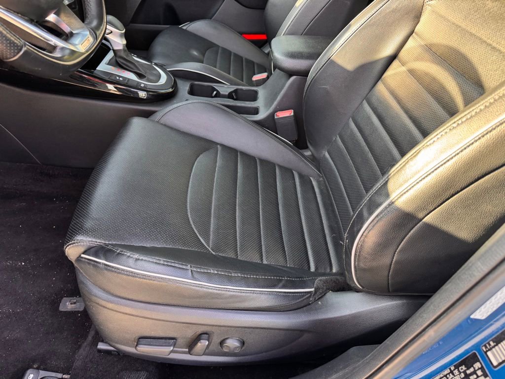 Used 2022 Kia Forte GT-Line w/ GT-Line Premium Package image 12