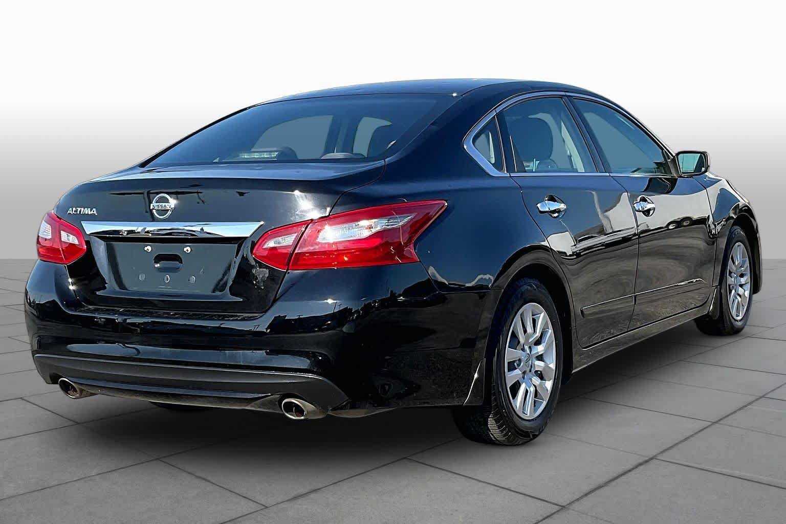 Used 2018 Nissan Altima 2.5 S FWD image 13