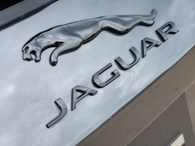 Used 2025 Jaguar F-PACE R-Dynamic S image 9