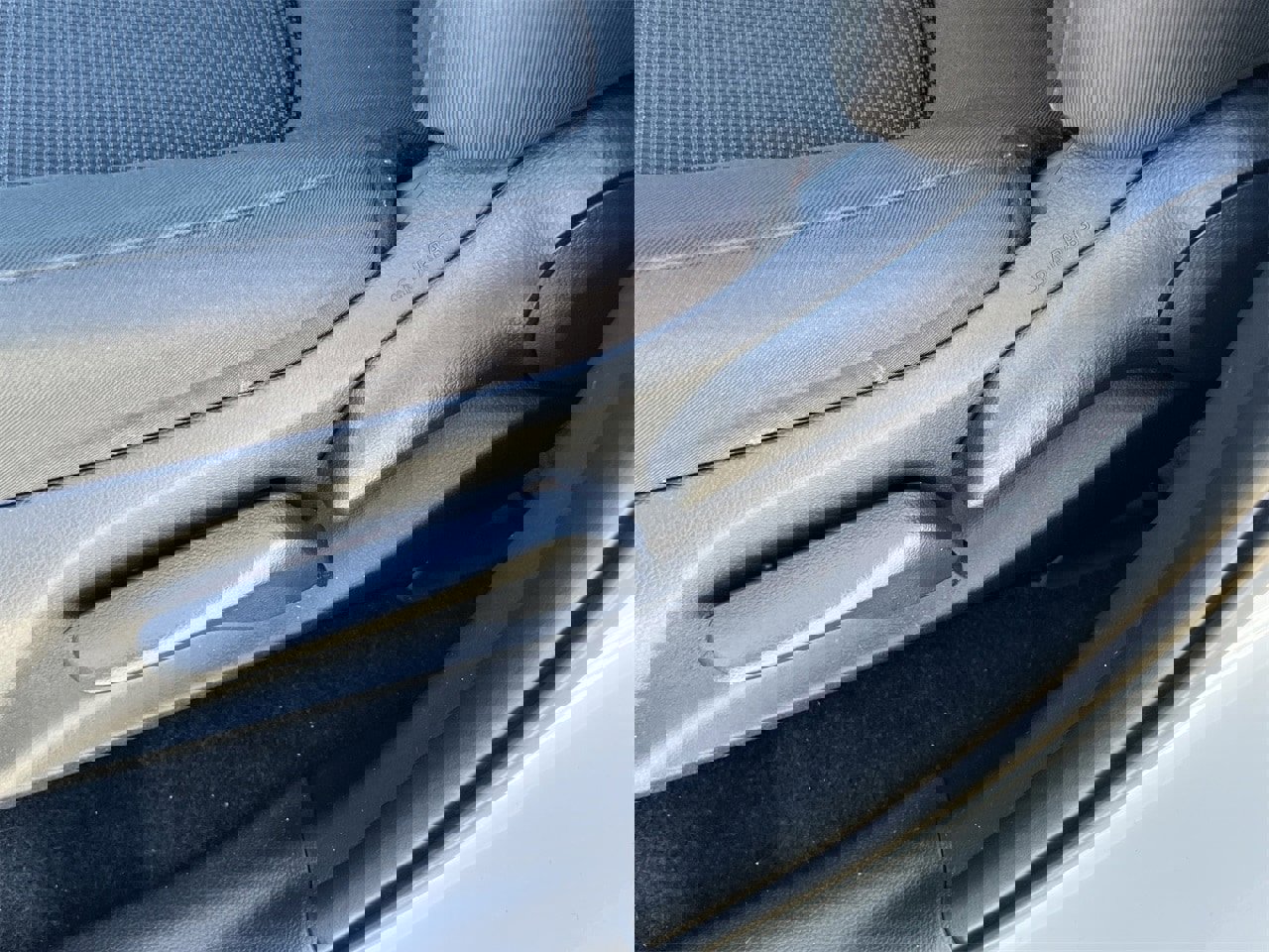 Used 2022 Toyota RAV4 LE image 22