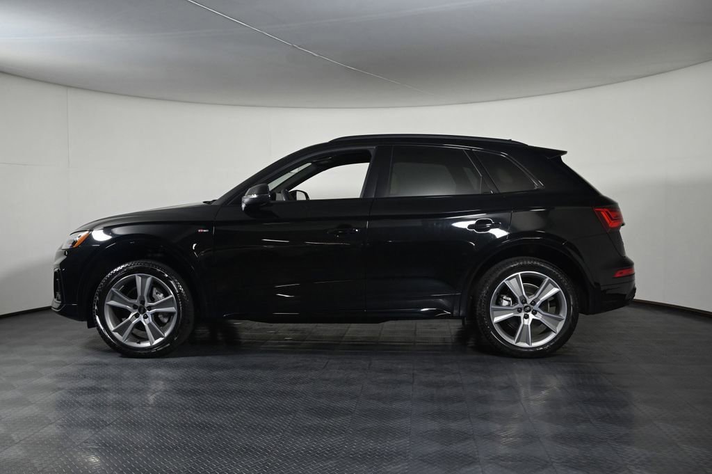 Used 2025 Audi Q5 2.0T Premium w/ Convenience Plus Package AWD/4WD image 2