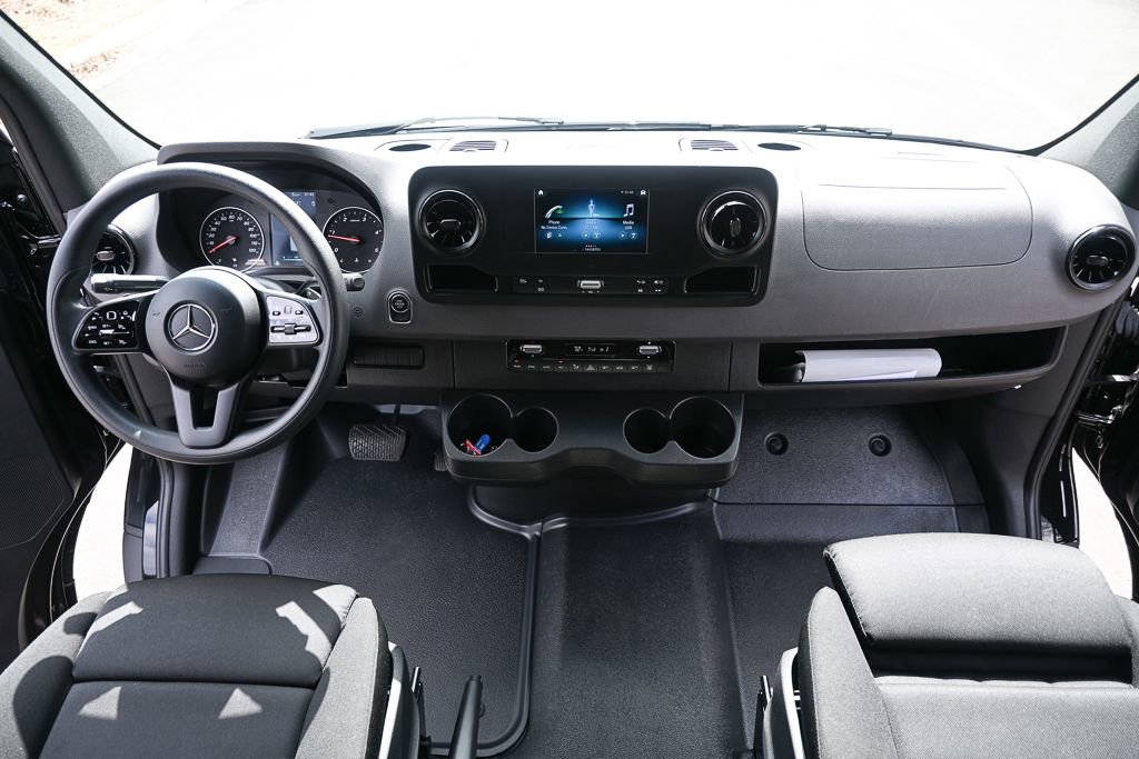 Used 2023 Mercedes-Benz Sprinter 2500 image 16