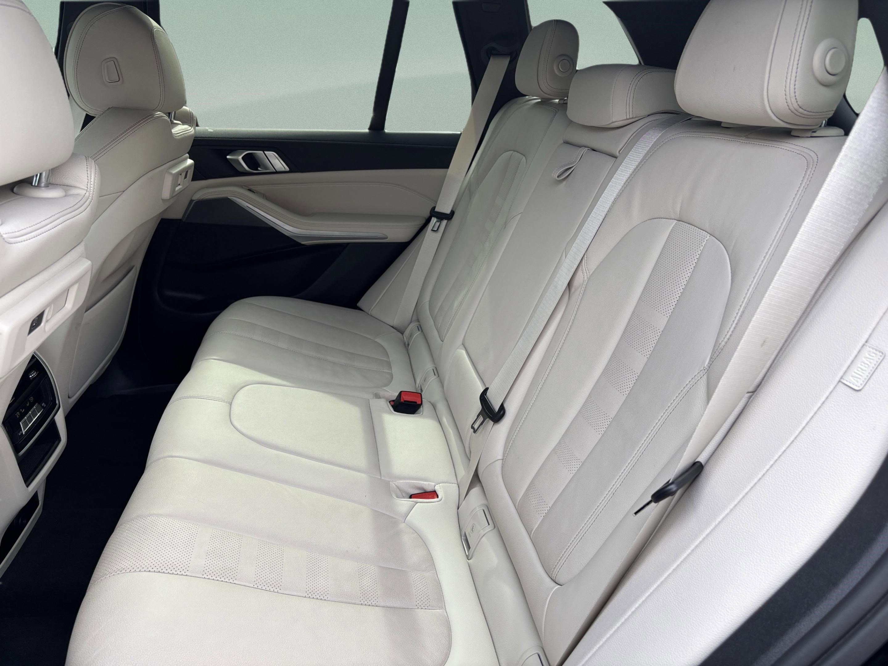 Used 2021 BMW X5 xDrive40i w/ Convenience Package image 25