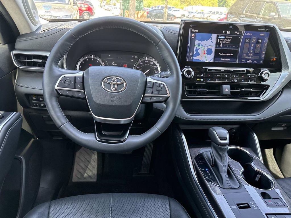 Used 2022 Toyota Highlander Platinum image 17