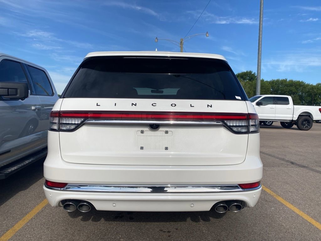 Used 2023 Lincoln Aviator Black Label AWD/4WD image 9
