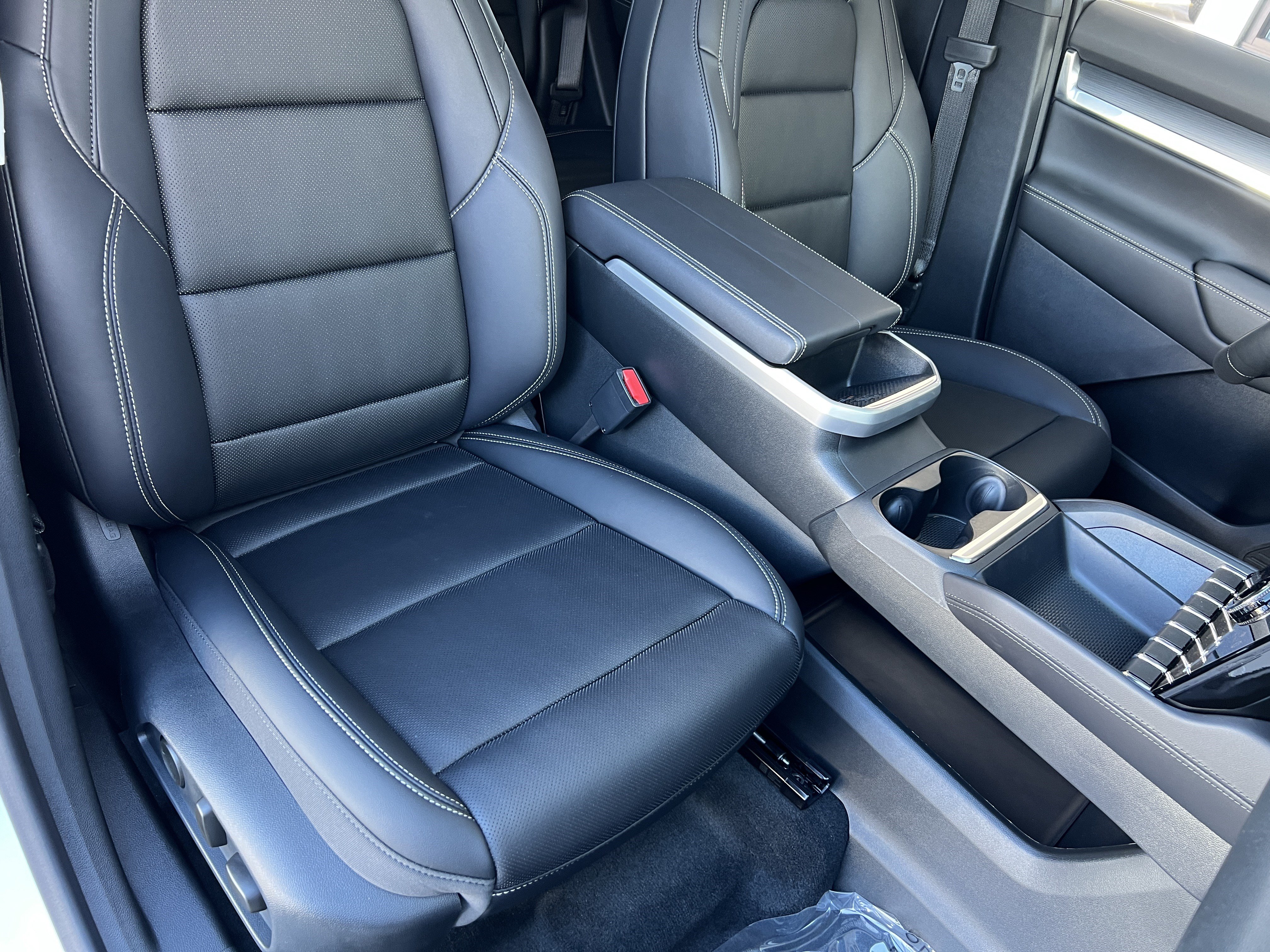 New 2027 GMC Terrain Elevation w/ Elevation Premium Package AWD/4WD image 25