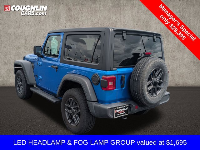 Used 2025 Jeep Wrangler Sport AWD/4WD image 6