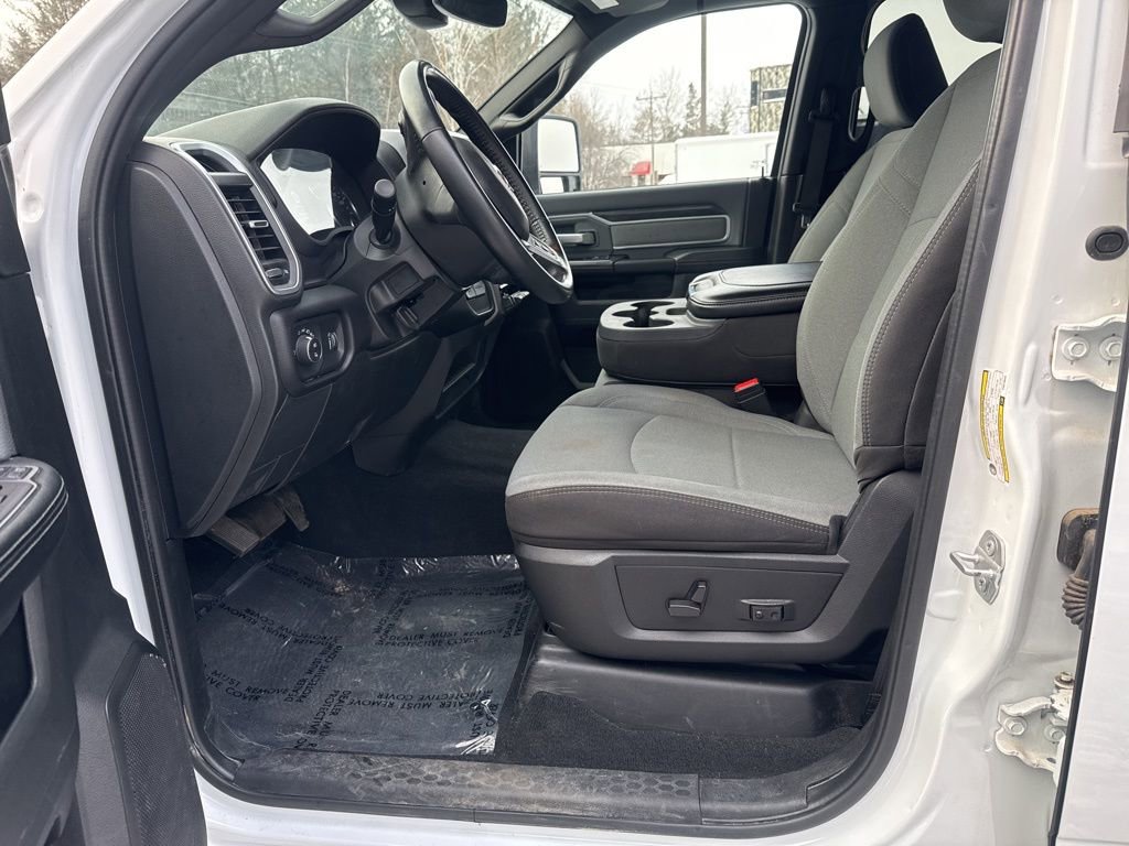 Used 2023 RAM 3500 Big Horn w/ Level 1 Equipment Group image 13