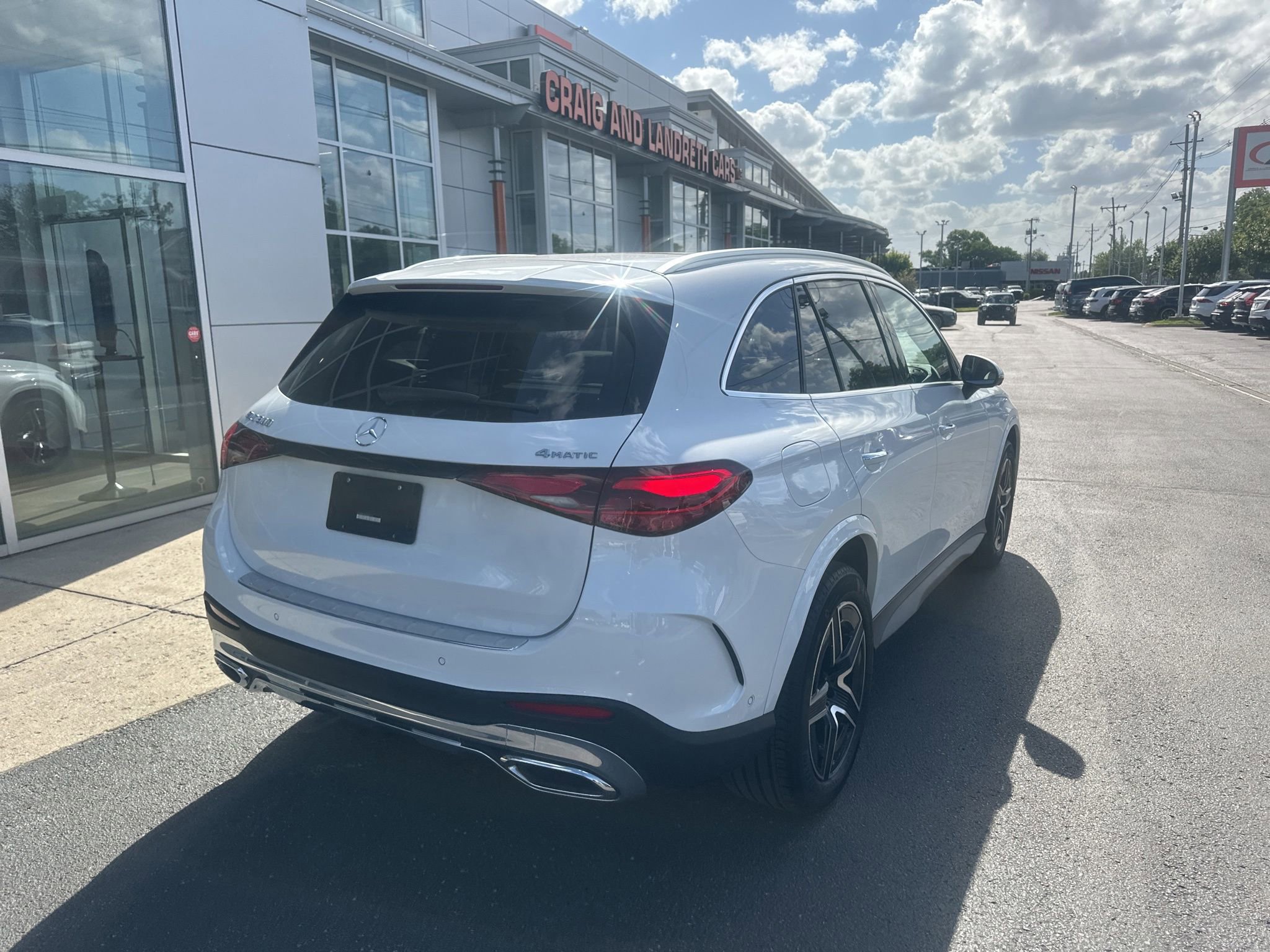 Used 2025 Mercedes-Benz GLC 300 4MATIC image 4
