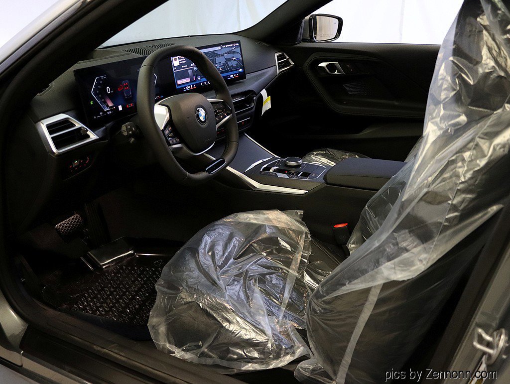 Used 2025 BMW 230i xDrive Coupe w/ Premium Package image 11