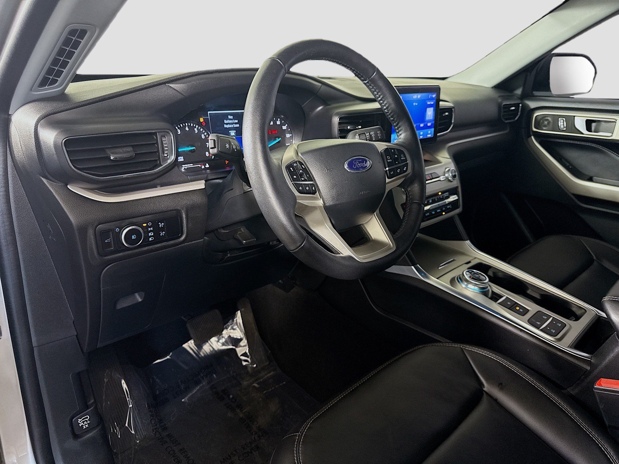 Used 2023 Ford Explorer XLT w/ Equipment Group 202A RWD image 23