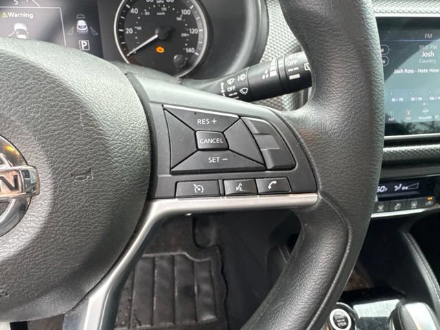 Used 2018 Nissan Kicks SV FWD image 15