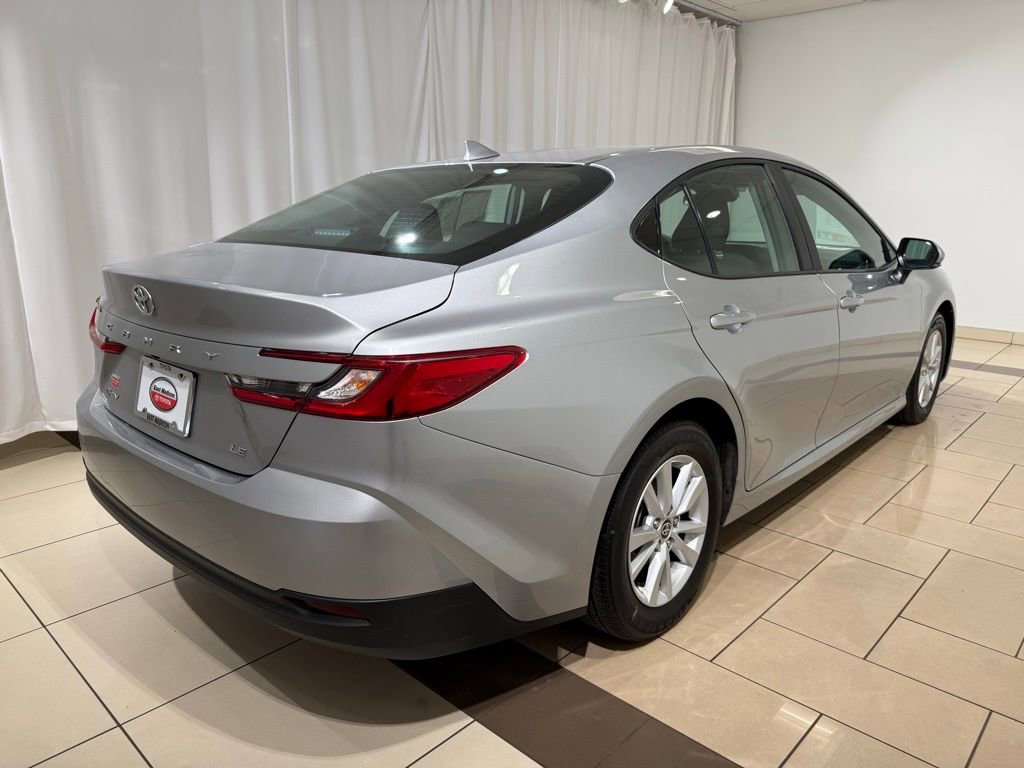 Certified 2025 Toyota Camry SE image 5
