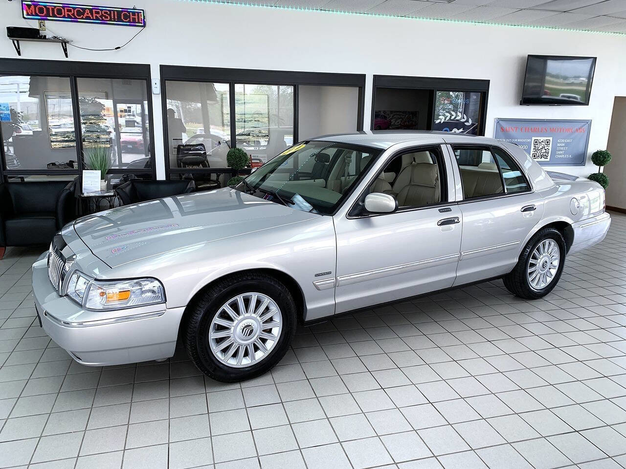 Used 2010 Mercury Grand Marquis LS RWD image 3