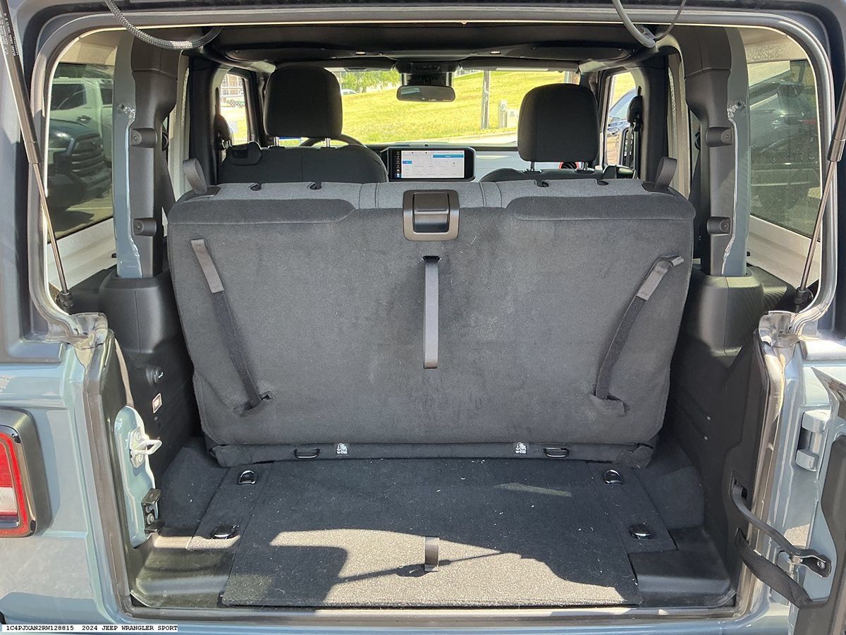 Used 2024 Jeep Wrangler Sport AWD/4WD image 10