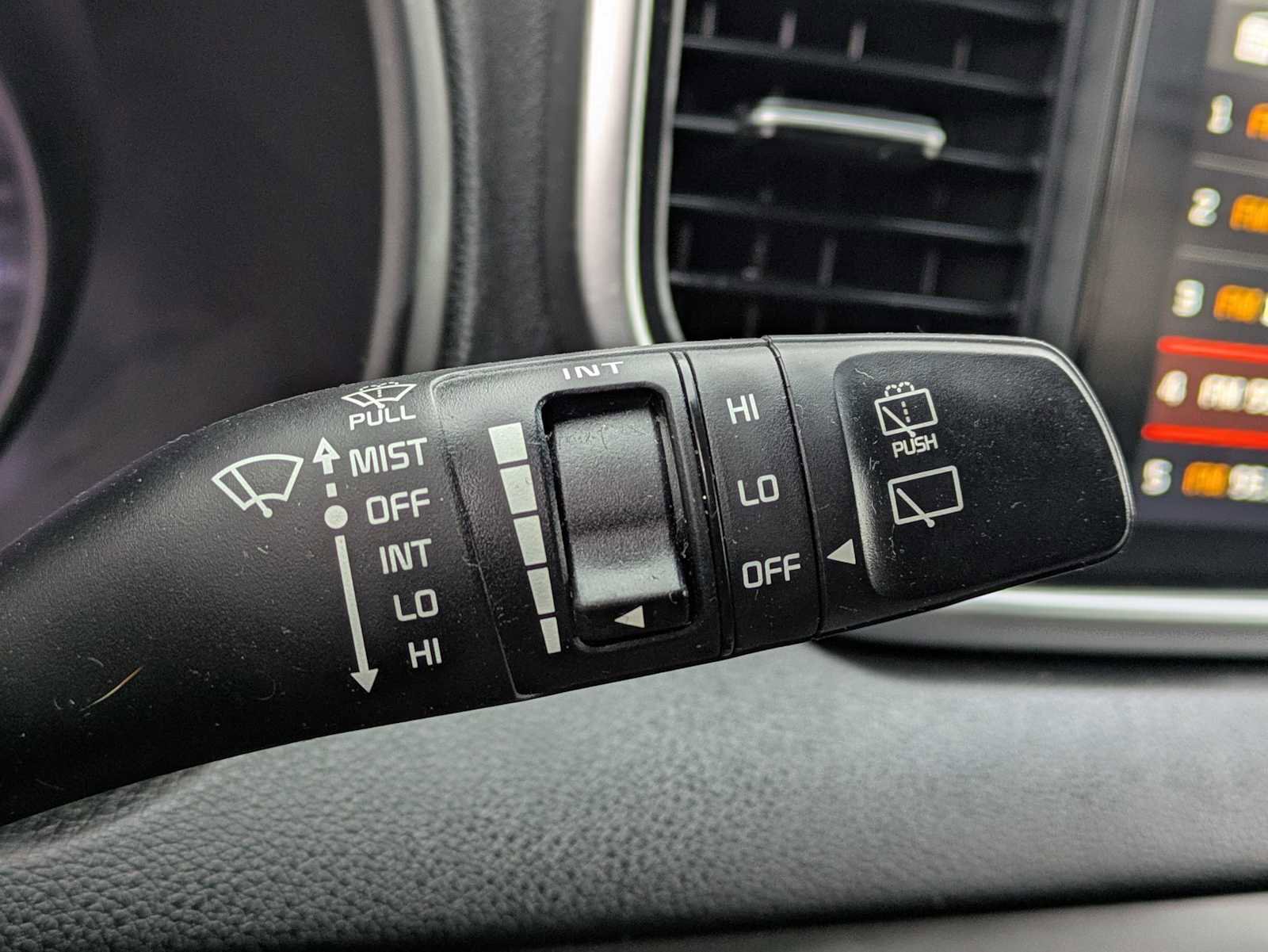 Used 2020 Kia Sportage LX image 23