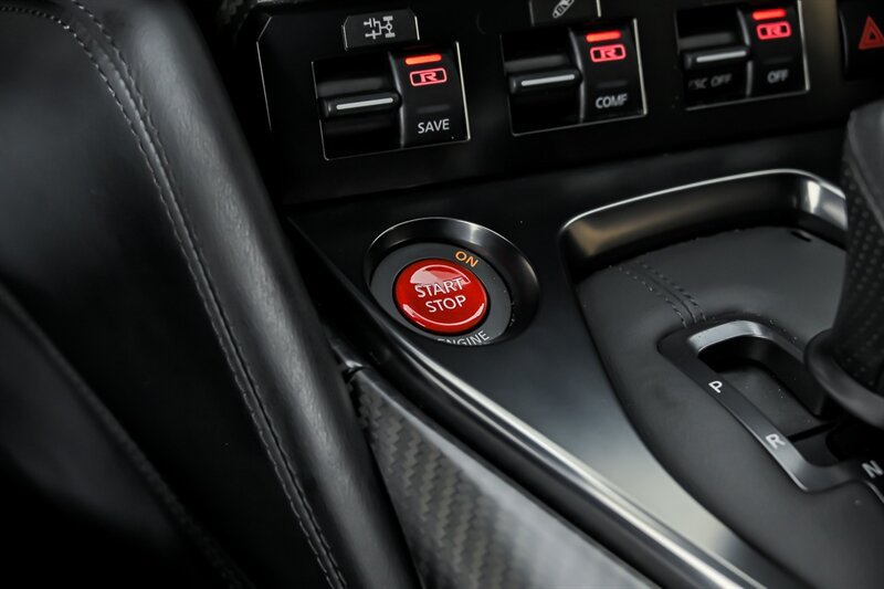 Used 2019 Nissan GT-R Premium AWD/4WD image 34