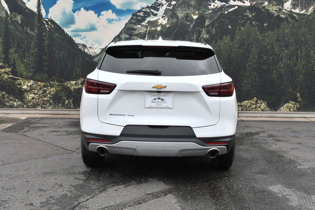 Used 2024 Chevrolet Blazer LT AWD/4WD image 10