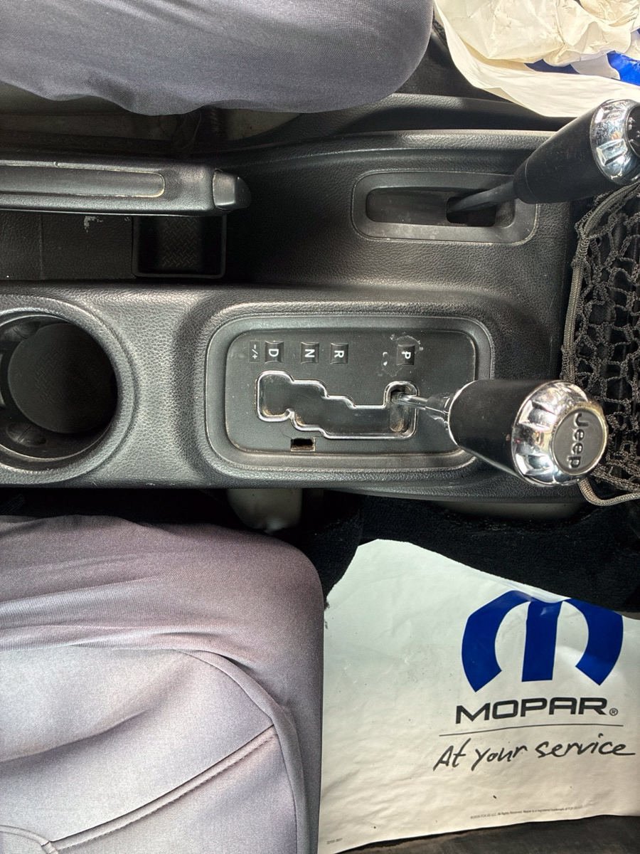Used 2012 Jeep Wrangler Rubicon w/ Dual Top Group AWD/4WD image 21