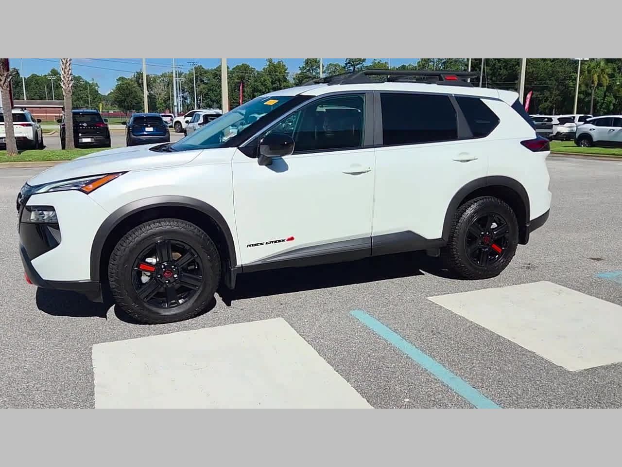 Used 2025 Nissan Rogue SV AWD/4WD image 24