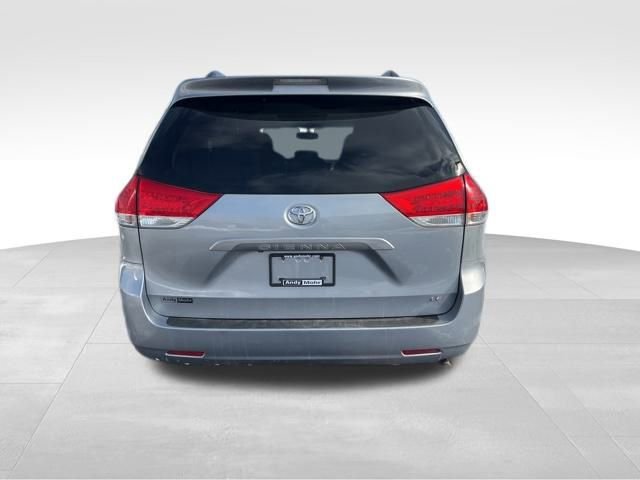 Used 2011 Toyota Sienna LE w/ Towing Pkg image 6