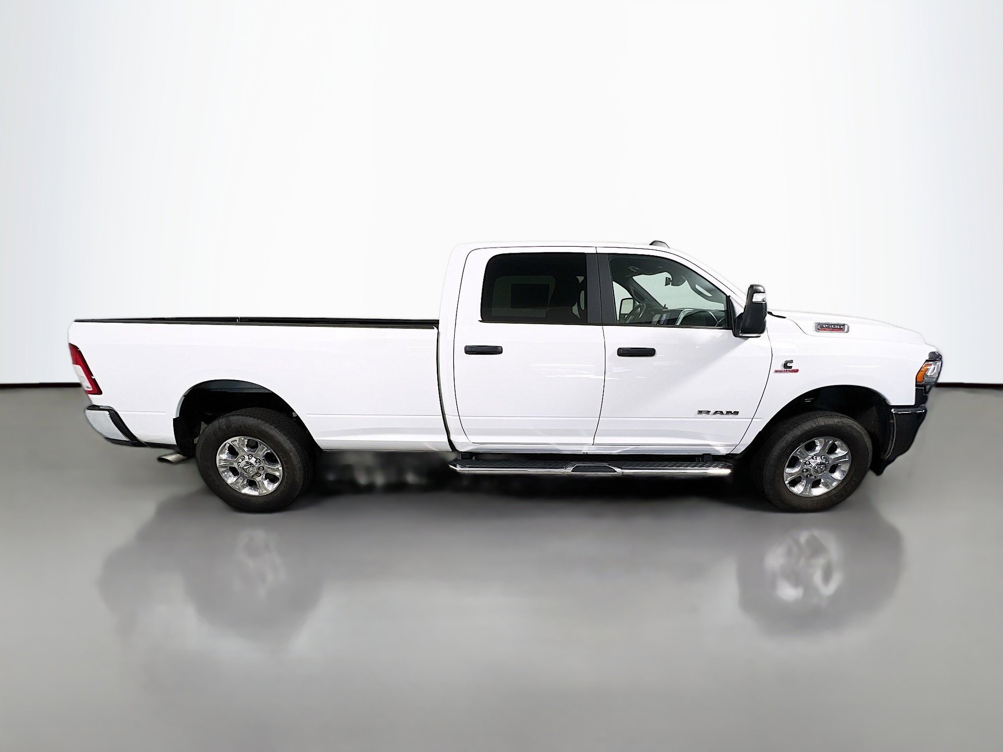 Used 2024 RAM 3500 Big Horn AWD/4WD image 3