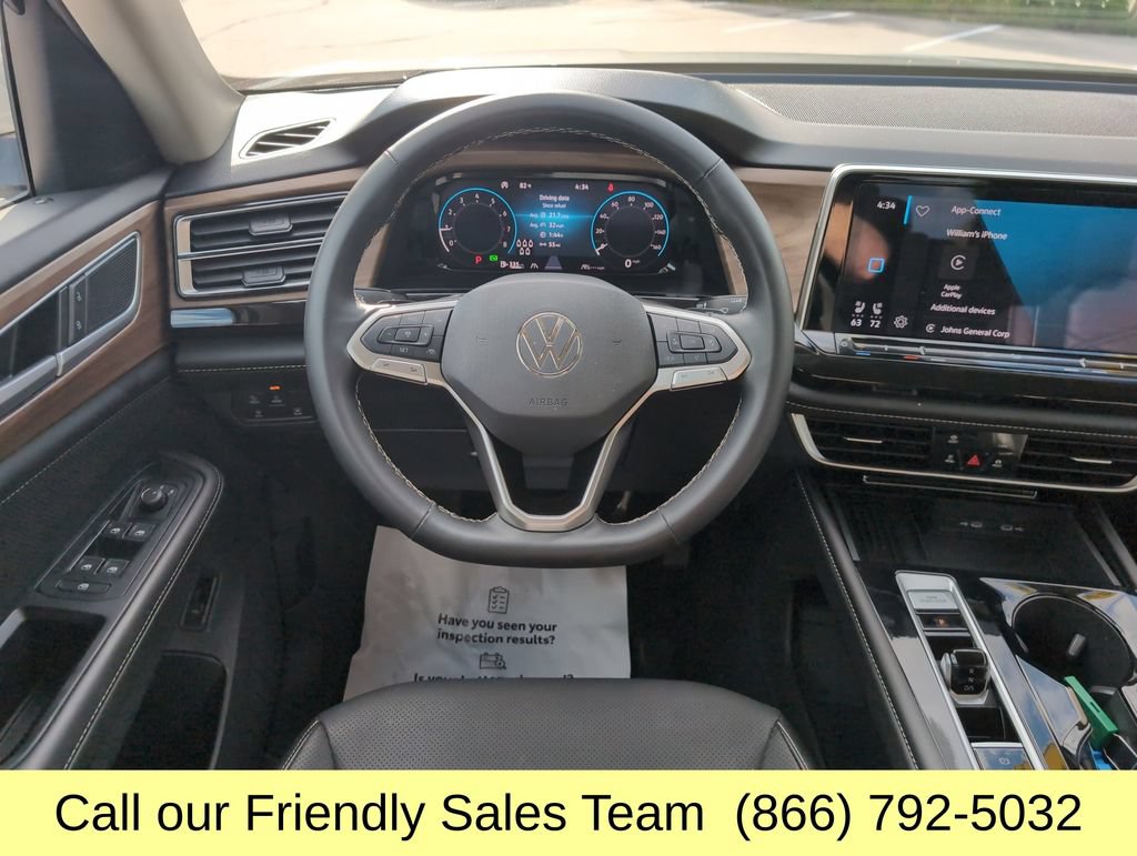 Used 2025 Volkswagen Atlas SE AWD/4WD image 15