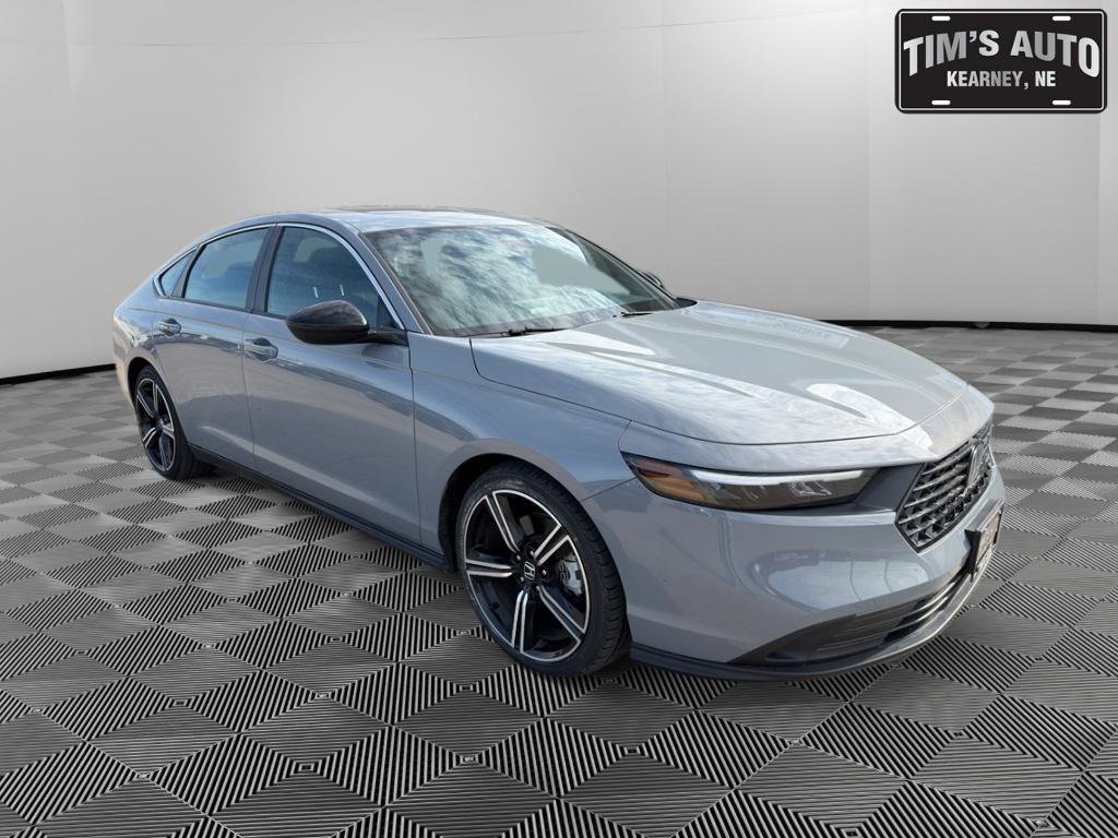 Used 2025 Honda Accord Sport image 1