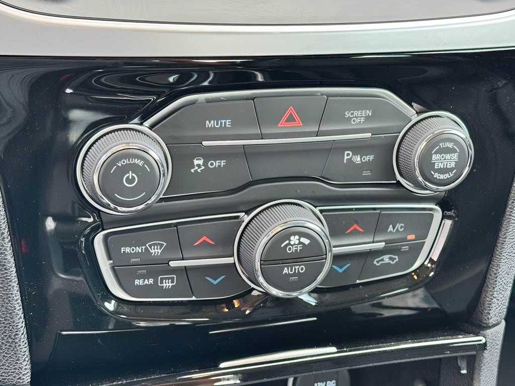 Used 2023 Chrysler 300 Touring L RWD image 19