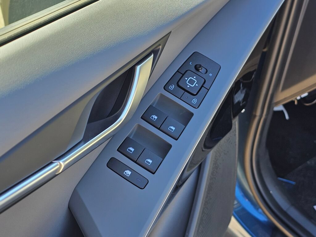 New 2026 Kia Niro EX FWD image 34