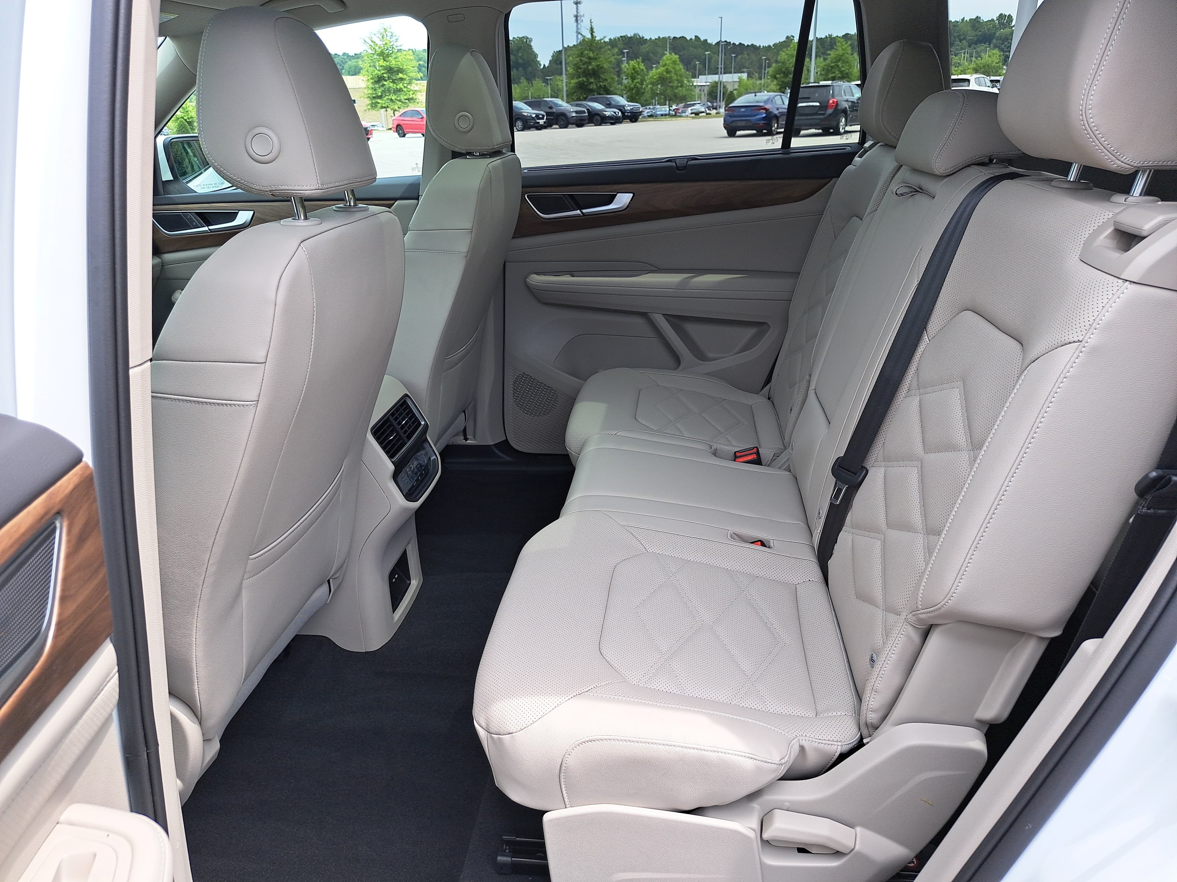 New 2026 Volkswagen Atlas SE FWD image 15
