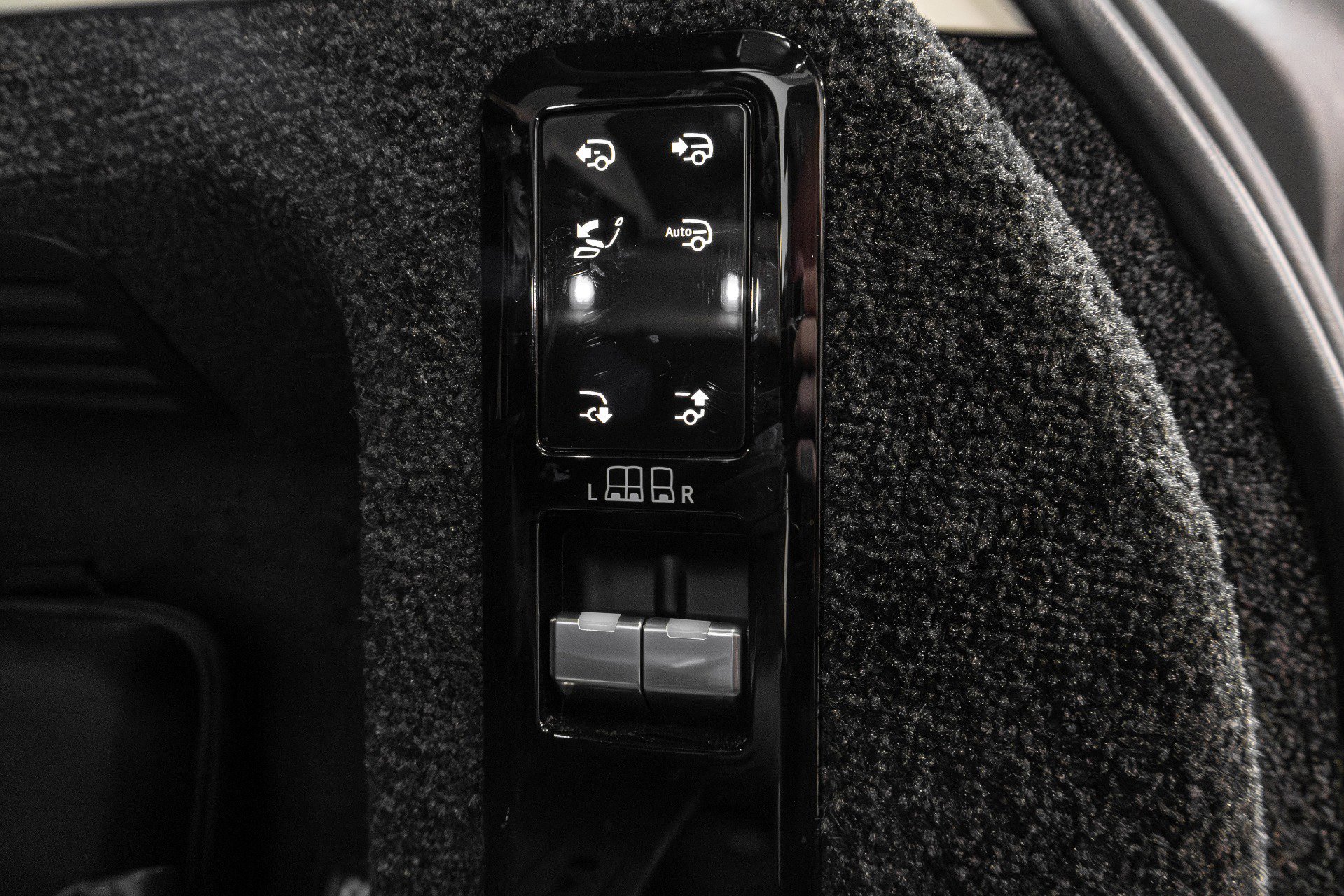 Used 2023 Land Rover Range Rover Long Wheelbase Autobiography image 49