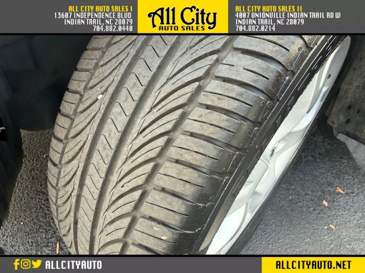 Used 2008 Toyota Matrix XR FWD image 30