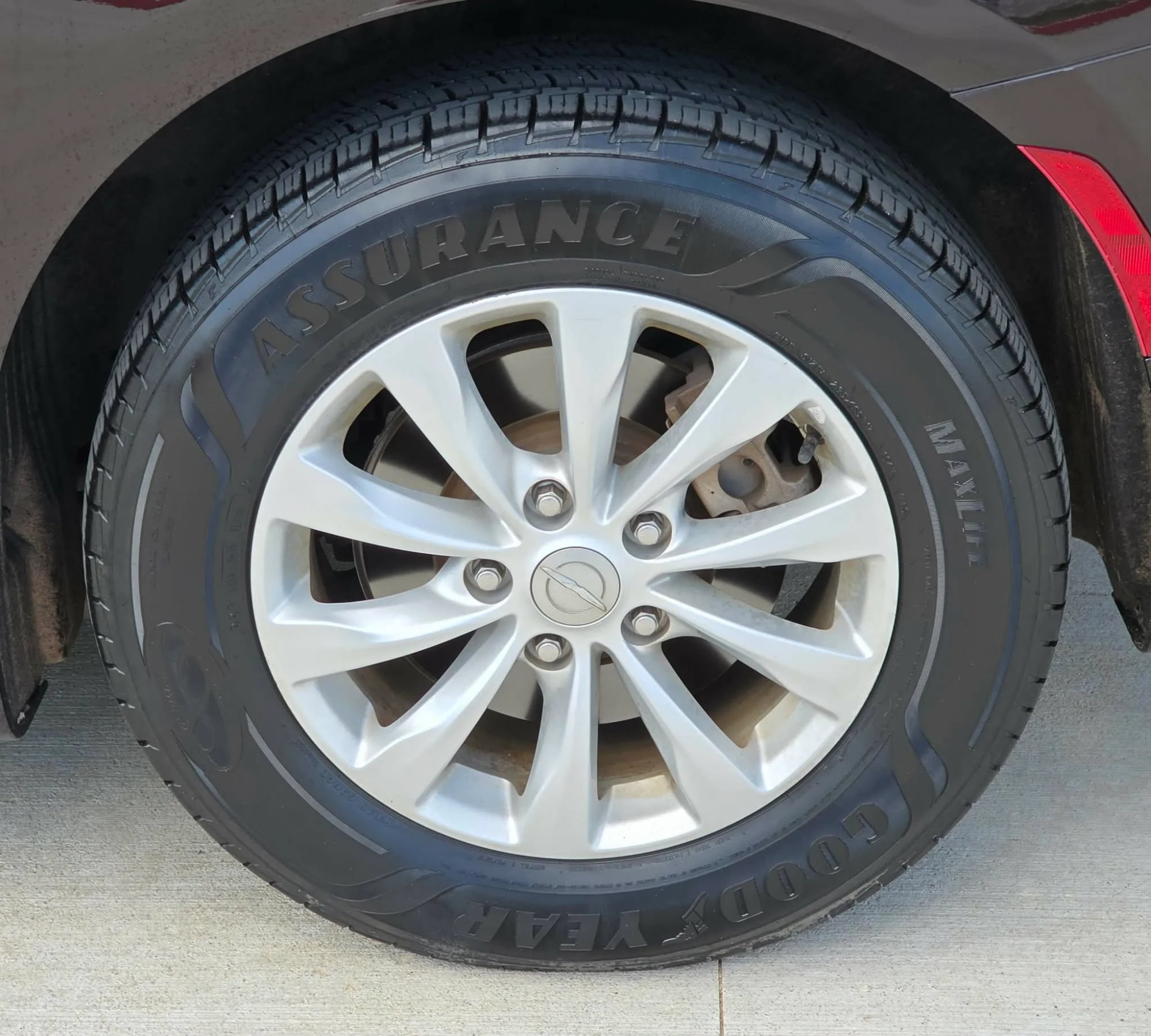 Used 2017 Chrysler Pacifica Touring-L FWD image 36