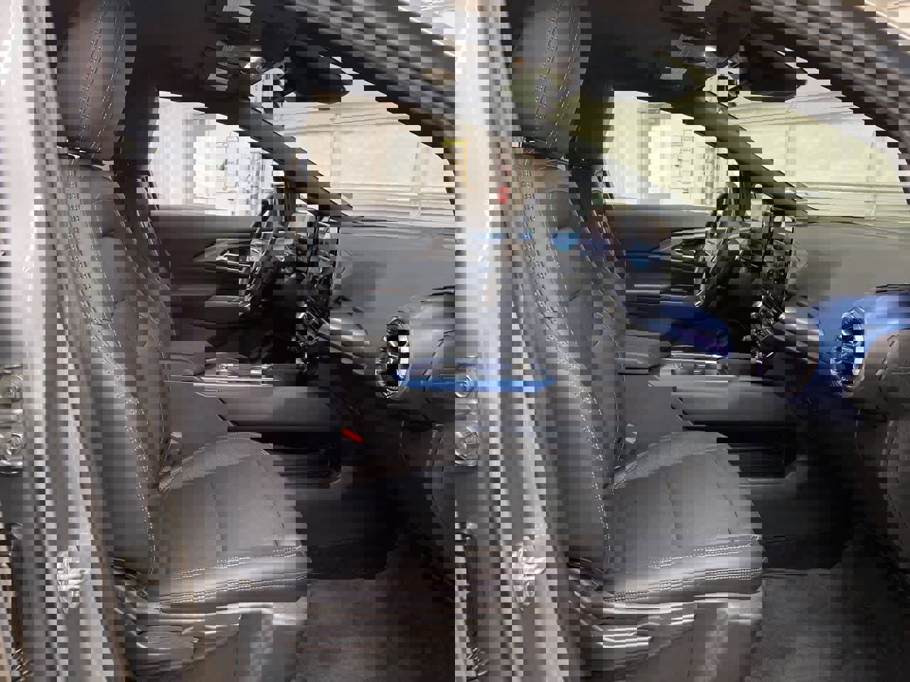 Used 2025 Chevrolet Equinox EV LT w/ Convenience Package image 18