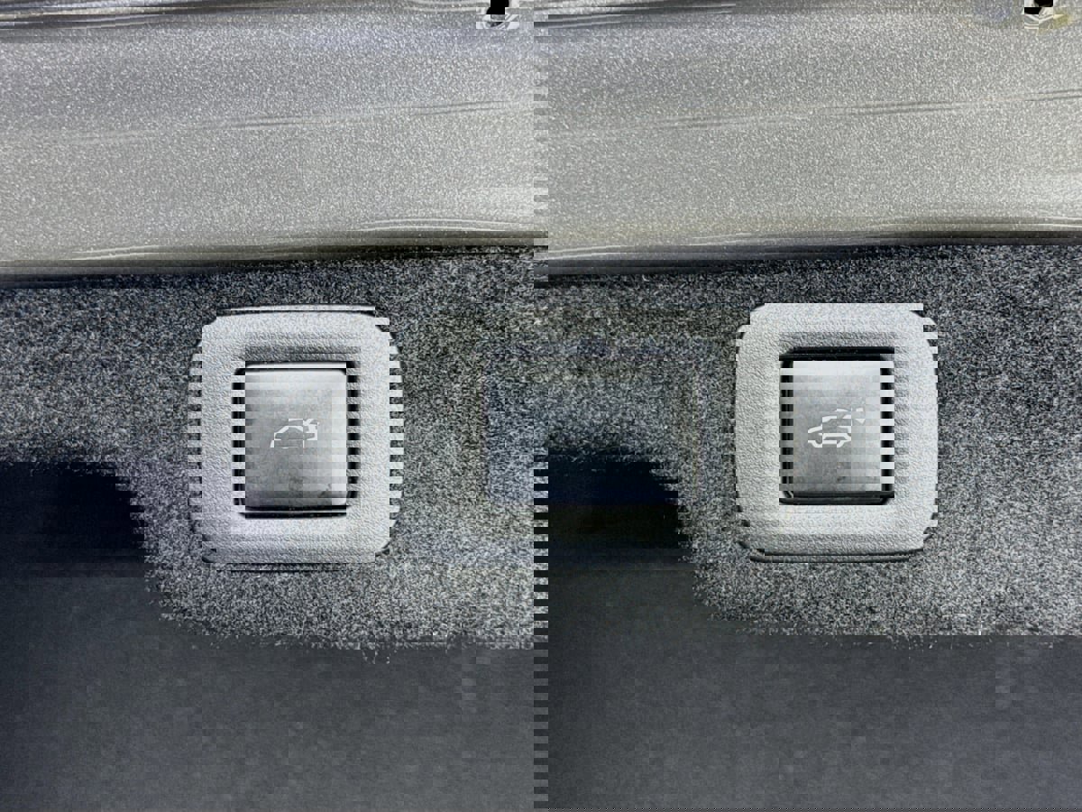 Used 2024 Lexus LS 500 w/ Interior Upgrade Package image 34