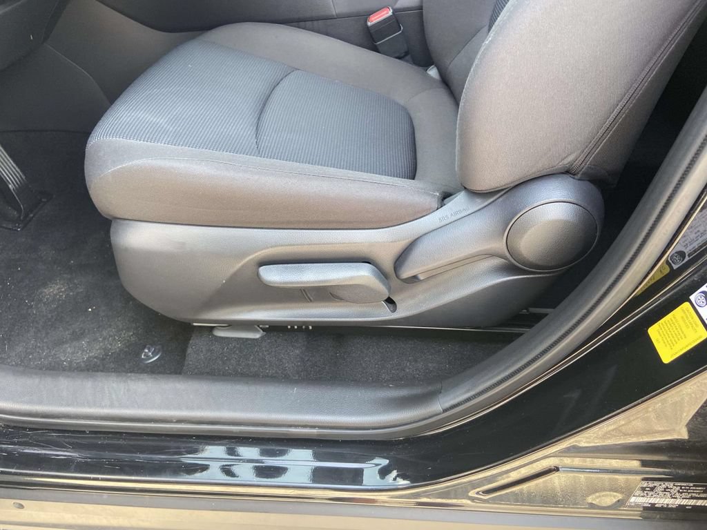 Used 2023 Toyota RAV4 LE FWD image 15
