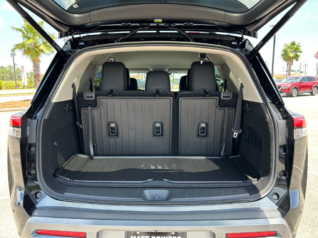 New 2026 Nissan Pathfinder SL FWD image 9