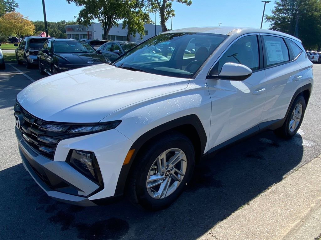 New 2026 Hyundai Tucson SE image 3