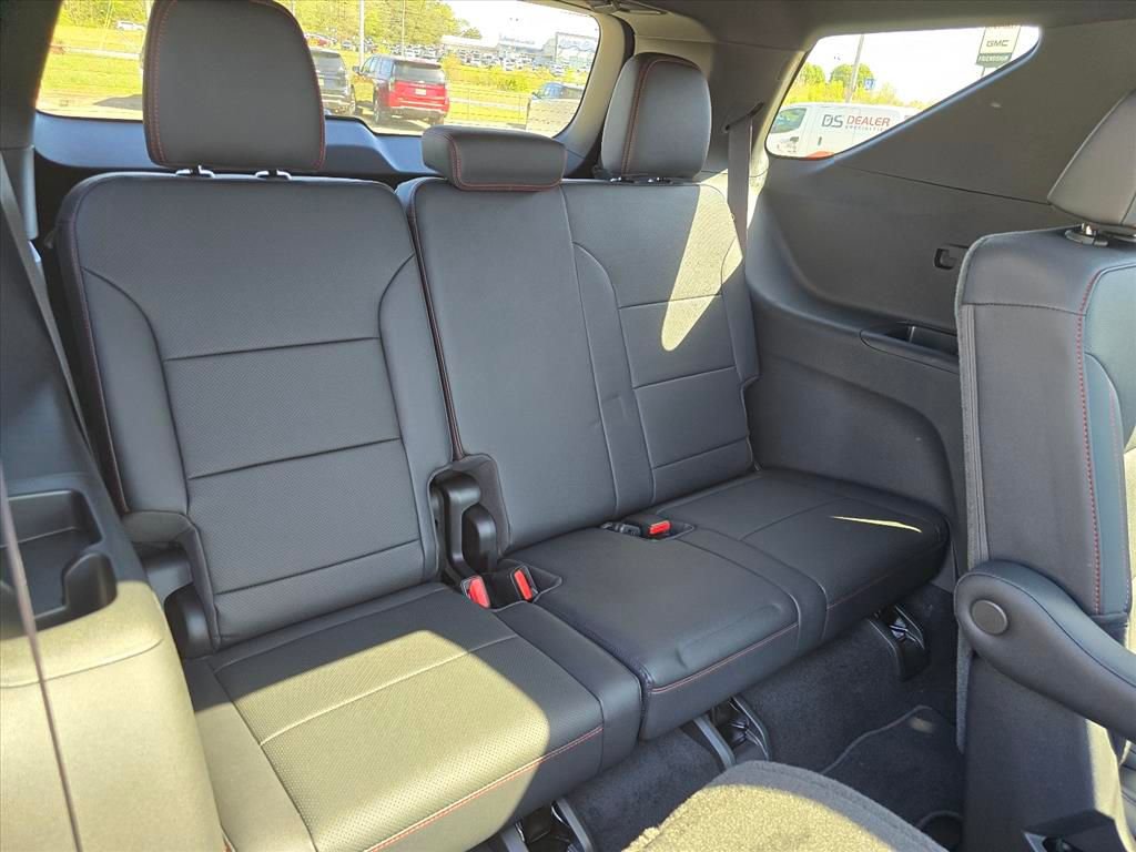 New 2026 Chevrolet Traverse Z71 w/ Enhanced Driving Package image 12