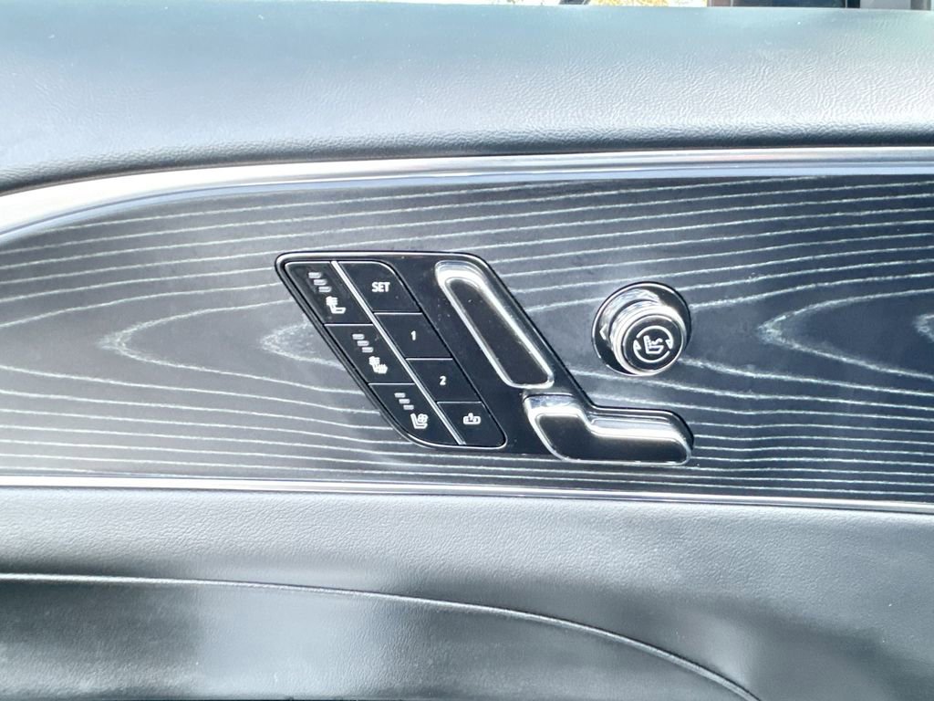 Used 2024 Cadillac Lyriq Sport image 14